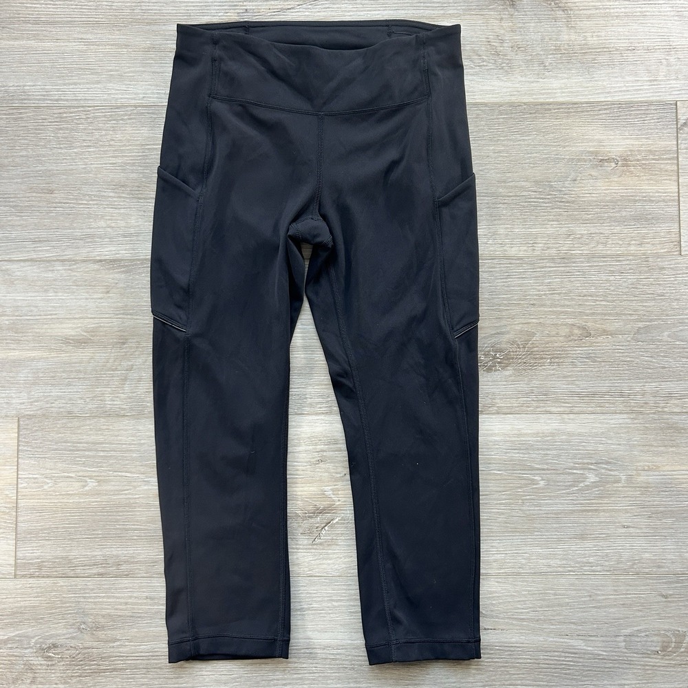 Lululemon Size 6 Speed Up Crop 21" Leggings‎ Black with Pockets